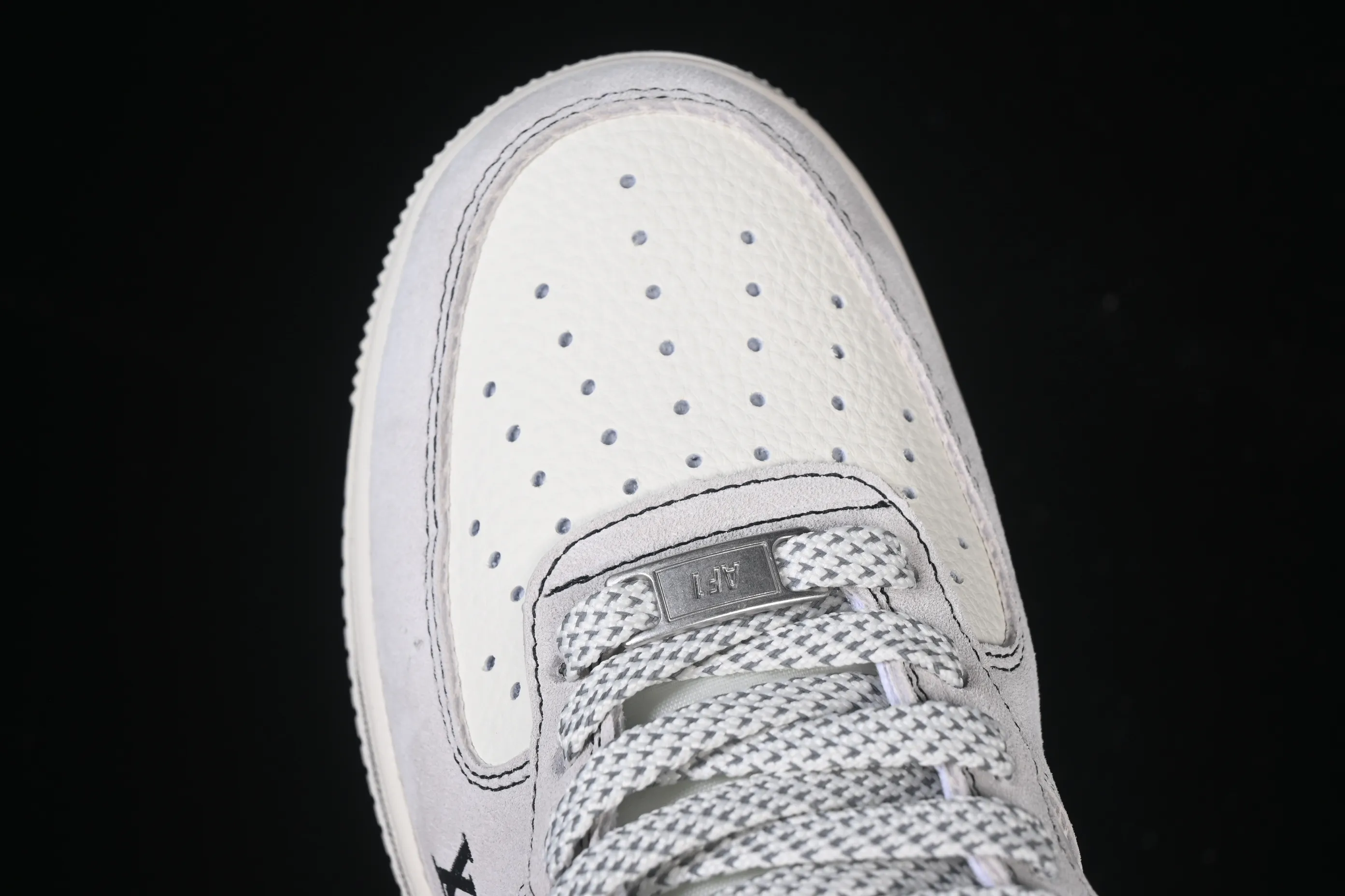 All categories Nk Air Force 1 Air Force series Nk Air Force 1 Low Air Force low top Nike Air Force 1'07 Low LV co-branded double spelled black graffiti Air Force 1 low top casual sneakers CX5050-Y06